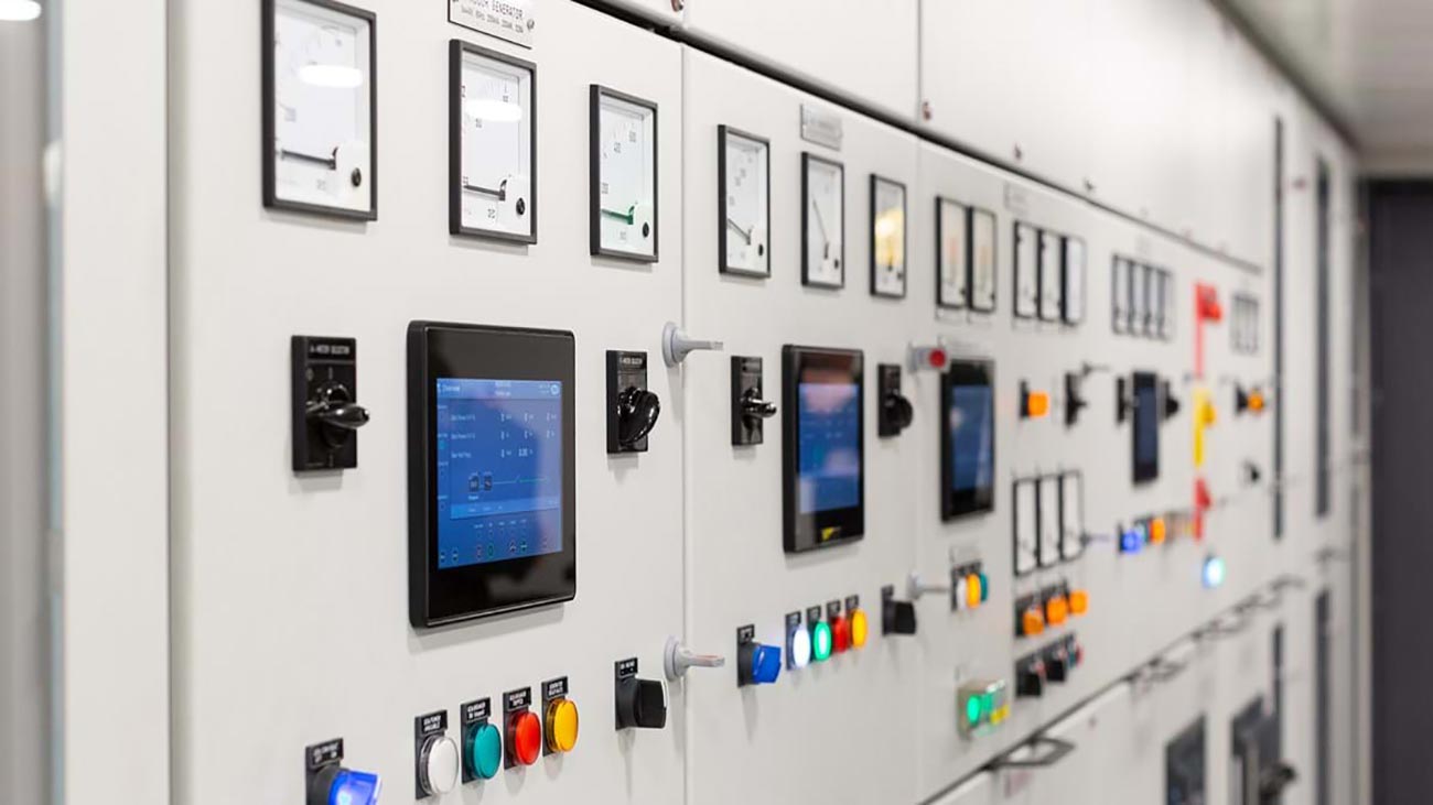 تابلو برق صنعتی مرکز کنترل تجهیزات برق در صنعت